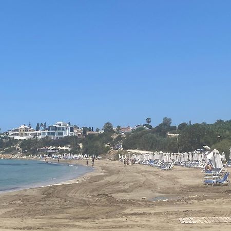 Coral Bay Modern Renovated Apartment By The Sea بافوس المظهر الخارجي الصورة